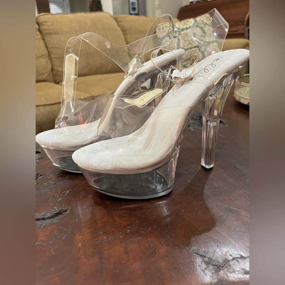 Ellie Brook Clear 2” Platform 6” Pump  Size 8